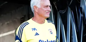 Mourinho’dan sürpriz telefon: Galatasaray’a gitme Fenerbahçe’ye gel