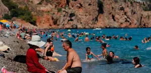 Antalya’da 33 dereceyi bulan deniz suyu sıcaklığı birçok kenti geride bıraktı