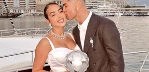 Ronaldo, 2 çocuğunun annesi olan sevgilisine 9 yıl sonra evlilik teklifi etti