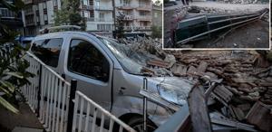 Görüntüler vahim Depremde 250 yıllık caminin minaresi de yıkıldı