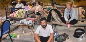 Deprem 10 ilde hissedildi, vatandaşlar geceyi sokakta geçirdi