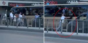 Minibüs şoförü kendisine korna çalan sürücüyü tekme tokat dövdü