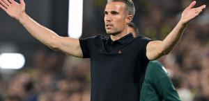 Robin Van Persie’den Fenerbahçe taraftarına mesaj