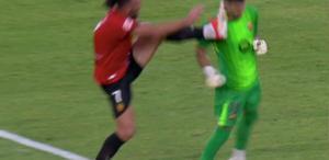 Süper Lig’in eski yıldızı bu pozisyonda kırmızı kart gördü