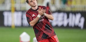 Kerem Aktürkoğlu’ndan Fenerbahçe taraftarına alkışlı yanıt