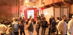 Beyoğlu’nda yangın çıkan dairedeki tüp patladı, mahalle halkı sokağa döküldü