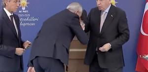 ’’Halk buyurursa yaparım’’ demişti, Erdoğan’ın elini öperek AK Parti saflarına geçti
