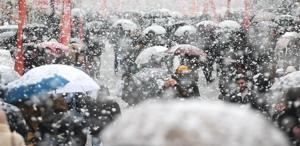 Kar yağışı İstanbul’un yanı başına dayandı Lapa lapa yağacak