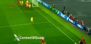 Sebastian Syzmanski’den kornerden ağızları açık bırakan gol