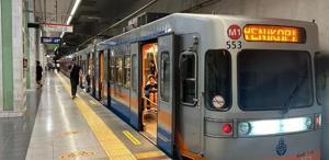 Bakırköy Metro istasyonunda bir kişi raylara atlayarak intihar etti