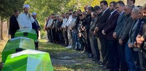 Pazardan mezara: 3 kardeş ve enişteleri yan yana defnedildi