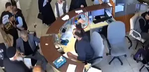 Devlet hastanesinde skandal: Engelli hastaya “Yobaz“ dedi, oğluna kalem fırlattı
