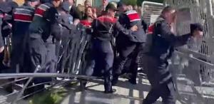 İmamoğlu hakim karşısına çıkıyor Kalabalıkla jandarma arasında arbede yaşandı
