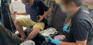 Aracının arkasında penis büyütme operasyonu yapan sahte doktor gözaltına alındı