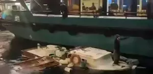 Üsküdar’da yolcu motoru balıkçı teknesine çarptı
