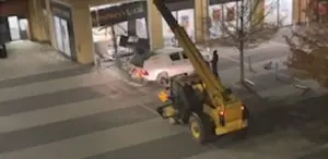 Hırsızlar telehandler kullanarak ATM çaldı