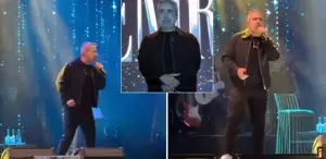 300 dairesi olan şarkıcı Emrah, sahnede hüngür hüngür ağladı