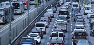 Benzine gece yarısı 1 lira 14 kuruşluk zam