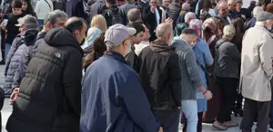 Görüntü İstanbul’dan Bedava olduğunu duyan koşup kuyruğa girdi