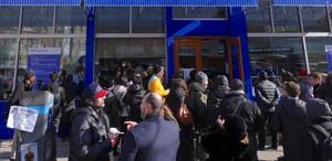 Kente ilk ücretsiz market açıldı Tek kuruş ödemeden poşetleri doldurdular