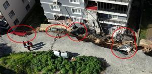 Çöken istinat duvarı 7 aracı yuttu