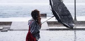 İstanbul Valiliğinden kuvvetli rüzgar ve fırtına uyarısı