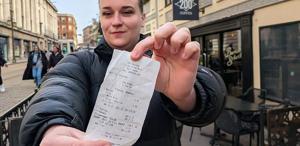 Kahve almaya gitti, bir anda küresel ekonomiyi dahi katlayan servete sahip oldu