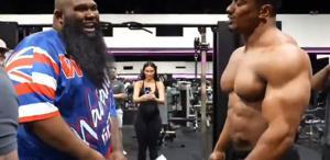 Tokat atma yarışmasına girdiler Biri bayıldı