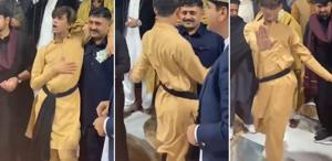 Geleneğiniz batsın Düğünde genç erkeğe yaptırdıklarına bir bakın