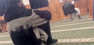 Ünlü NBA yıldızı camide ibadet ederken görüntülendi