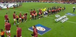 Galatasaray tarihi maça sahaya Darüşşafaka öğrencileriyle çıkmış