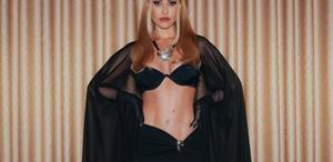 Ünlü şarkıcı Derya Uluğ, 40. yaşını aşk dolu kutladı