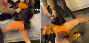 Sinir krizi geçiren bir kadın, vatandaşlara saldırıp kendini yerlere attı