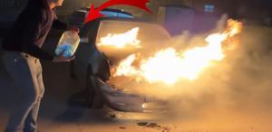 Alev alev yanan araca antifriz döküp söndürmeye çalıştı