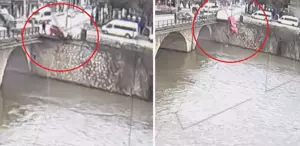 Hafif ticari araçla çarpışan otomobil, nehre uçtu: Anne ile kızı yaralı