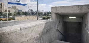 İsrail’de sığınaklar halkın kullanımına açıldı