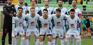 Hakem kararlarına isyan edip apar topar ligden çekildiler