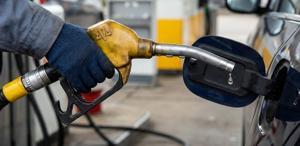 Brent petrolün varili vadeli piyasalarda 85 doları aştı