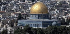 İsrail’in kısıtlamaları nedeniyle Mescid-i Aksa’da cuma namazı sadece vakıf yetkililerince kılındı