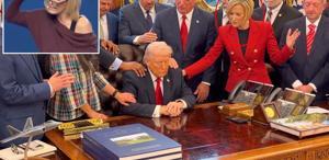 Oval Ofis’te tarihi görüntü Bakın o kadın kim çıktı