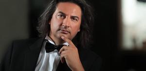 Ünlü şarkıcı Çelik’ten Ramazan günü mest eden hareket