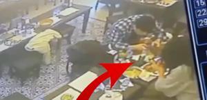 Mide bulandıran olay Yemeğinden böcek çıktı, sonra yaşananlar daha ilginç