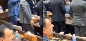 Irak Meclisi’nden ABD ve İsrail karşıtı sloganlar yükseldi