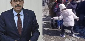 “Kabe’de hacılar“ ilahisi ile dans eden öğrenci Bakan Tekin’e soruldu