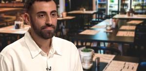 Ünlü şef ilk ısırıkta kabusu yaşadı Apar topar hastaneye kaldırdılar