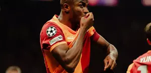 Galatasaray taraftarından Victor Osimhen’e özel koreografi