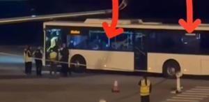 İranlı kadın futbolcular, otobüsün camından cep telefonlarıyla SOS işareti yaptı