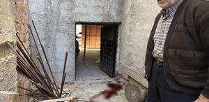 Babanın çatıdan attığı demir oğlunu canından etti