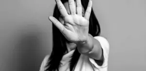 Kız öğrencisine cinsel istismarda bulunduğu iddia edilen kadın öğretmene 21 yıl hapis talebi