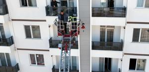 Prizde unutulan şarj aleti yangın çıkardı: 16 kişi hastanelik oldu